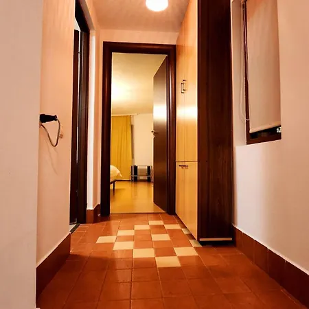 Apartment Iza Bella *